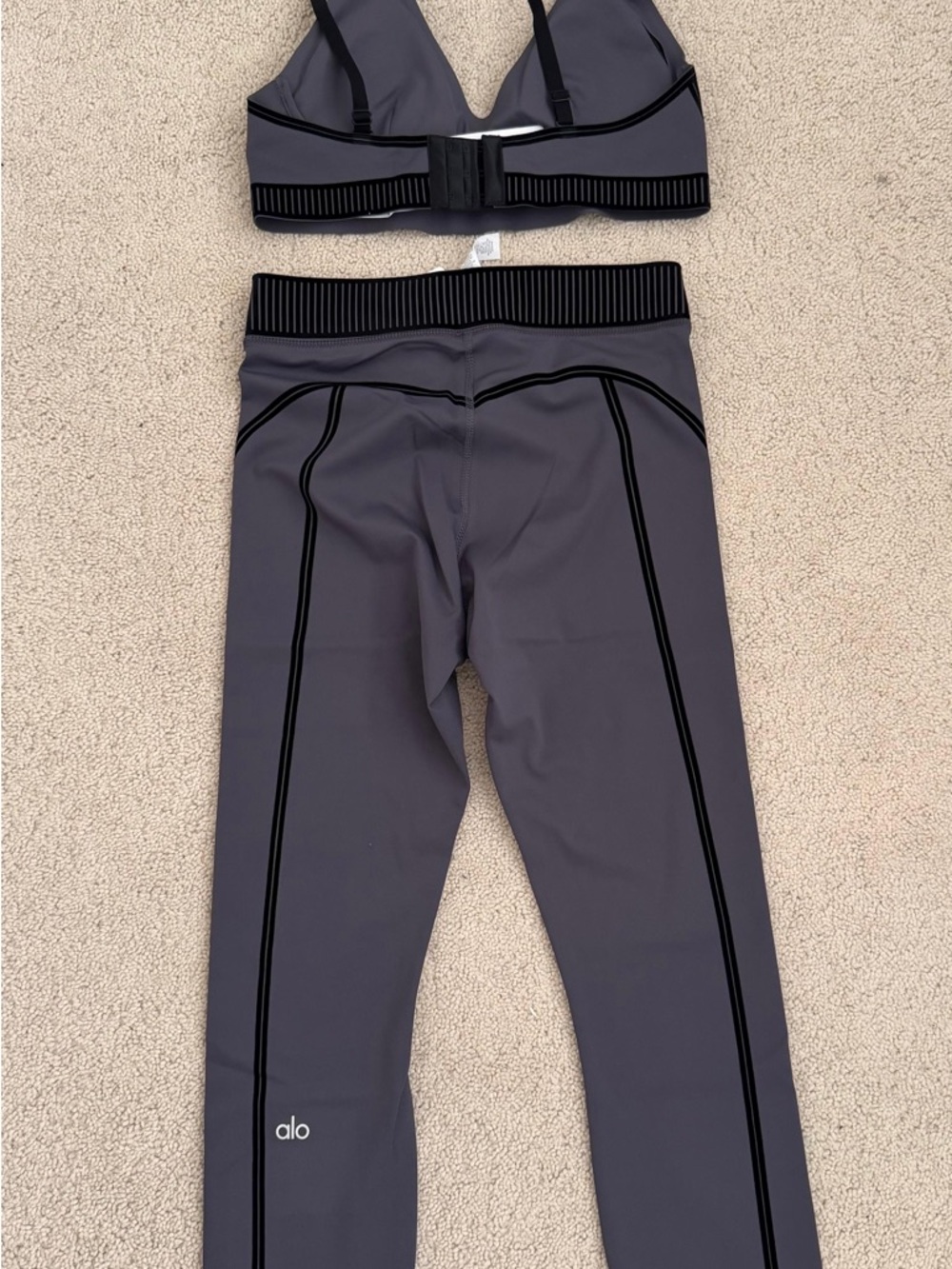 ALO Yoga Airlift Set Medium Gray/Black Trim Leggings + Bra NWT Sculpting - Picture 2 of 4